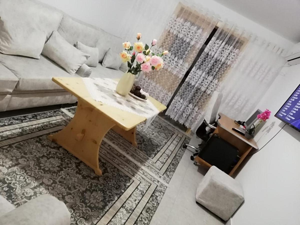 Romance Apartments Apartamento Tirana